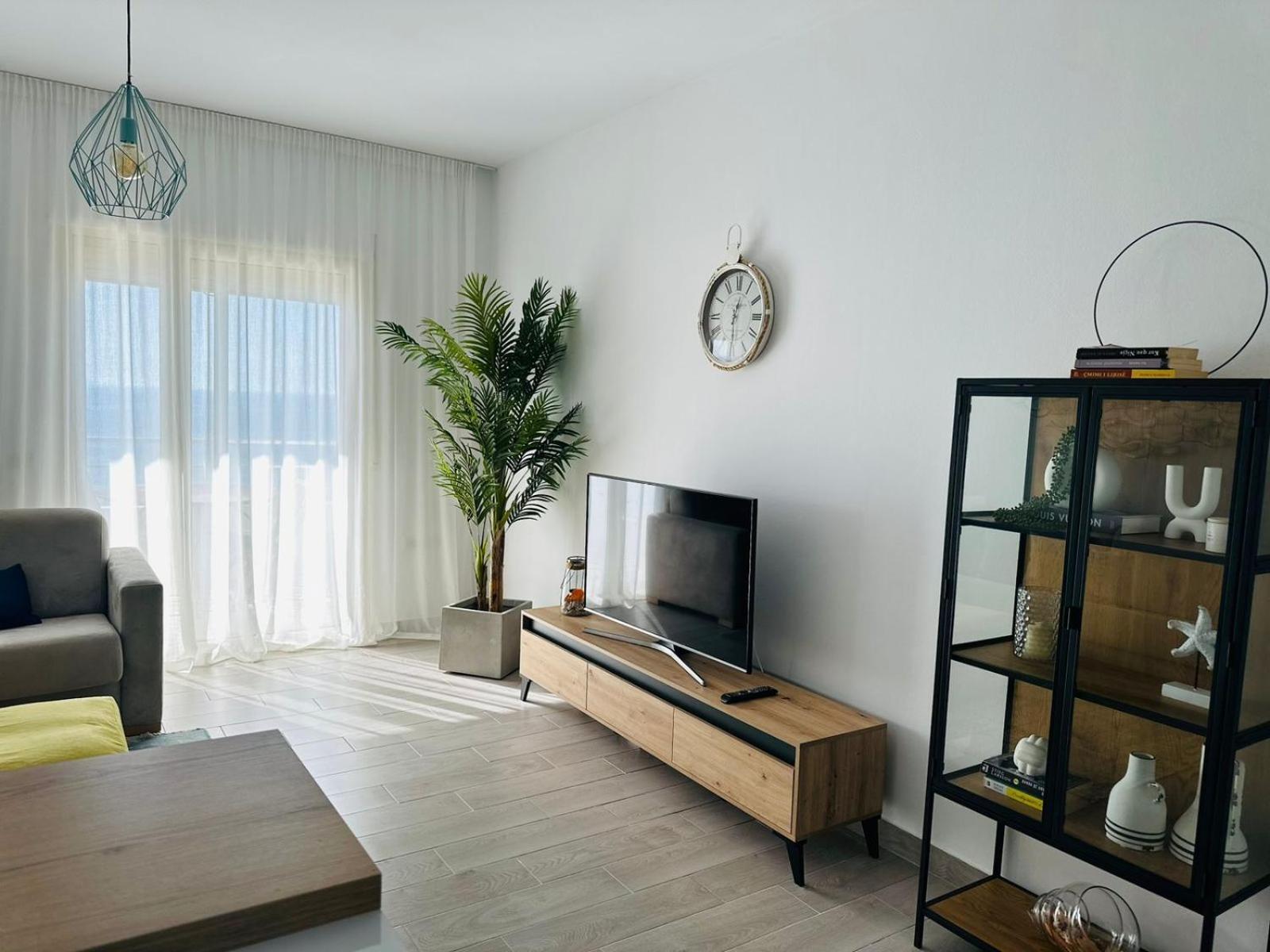 Sunny Hill Apartment Wlora Zewnętrze zdjęcie